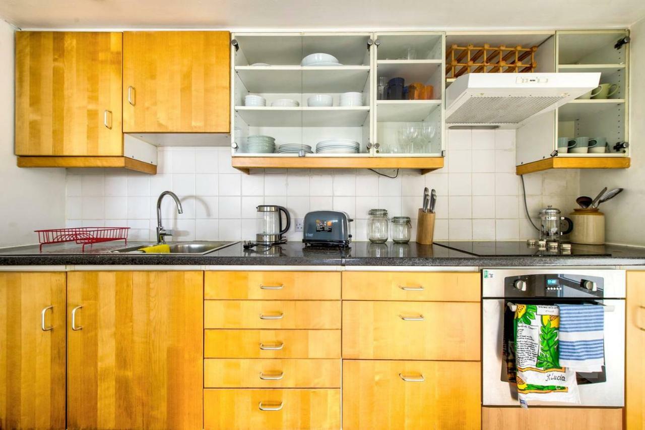 Apartament ALTIDO Ultra Stylish Calton Road Apt w/ Parking Edynburg Zewnętrze zdjęcie