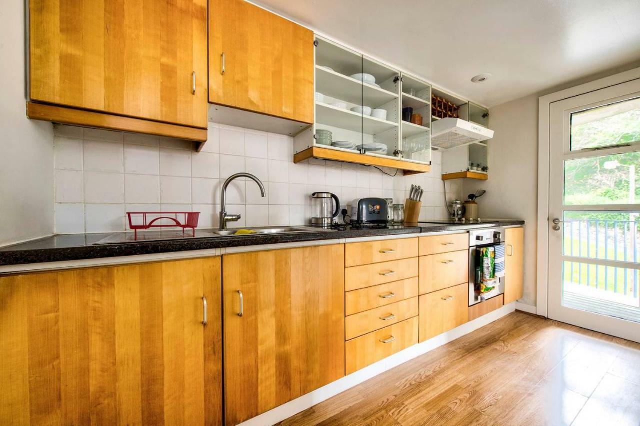 Apartament ALTIDO Ultra Stylish Calton Road Apt w/ Parking Edynburg Zewnętrze zdjęcie