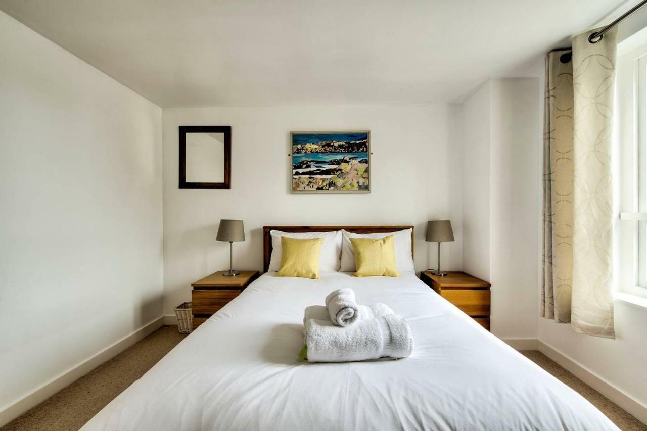 Apartament ALTIDO Ultra Stylish Calton Road Apt w/ Parking Edynburg Zewnętrze zdjęcie